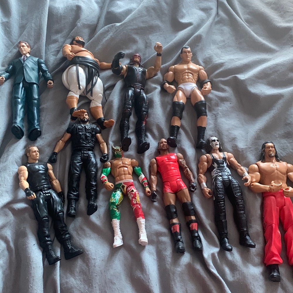 10 WWE Wrestling action figures